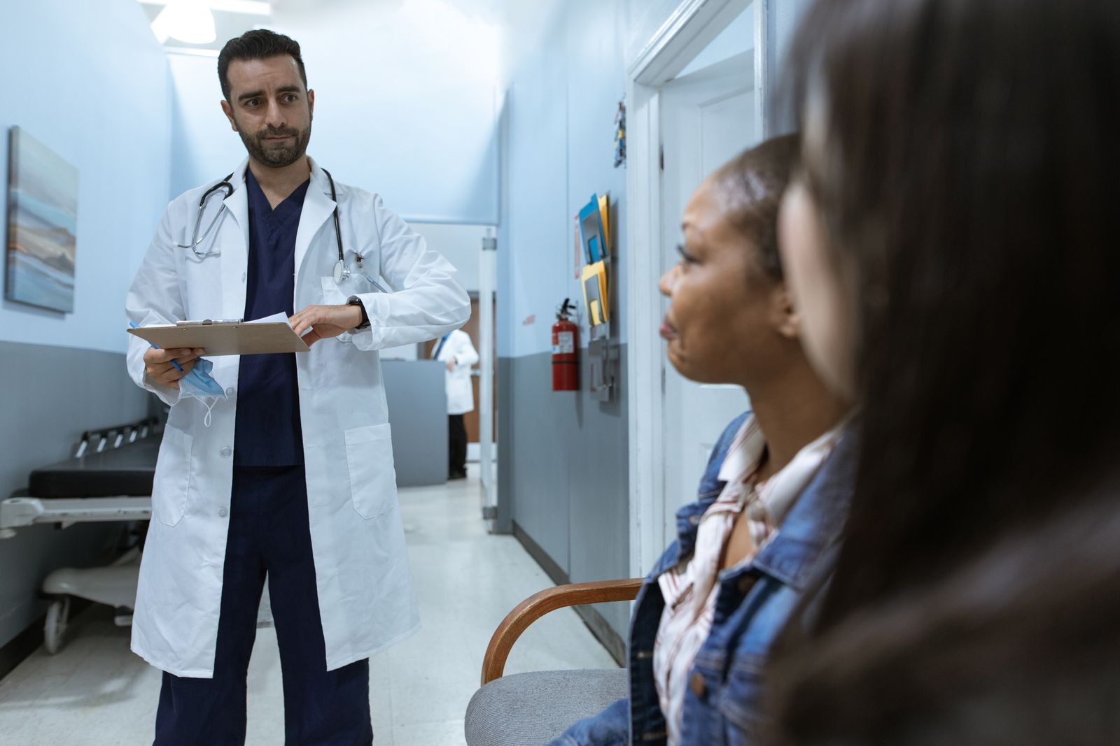 Personne examinant ses dépenses de santé